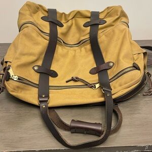 Gorgeous Large FILSON duffle bag tan Discontinued bag